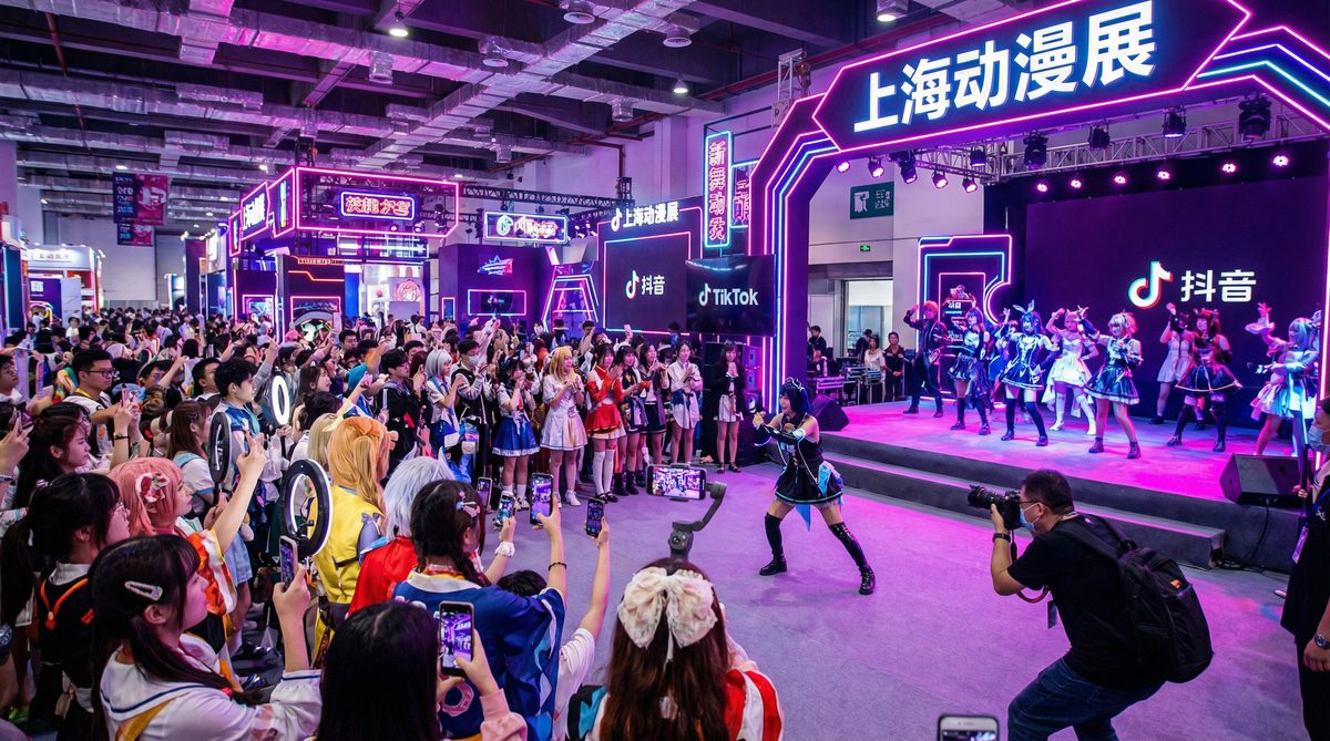 学生情侣短视频与cosplay视频